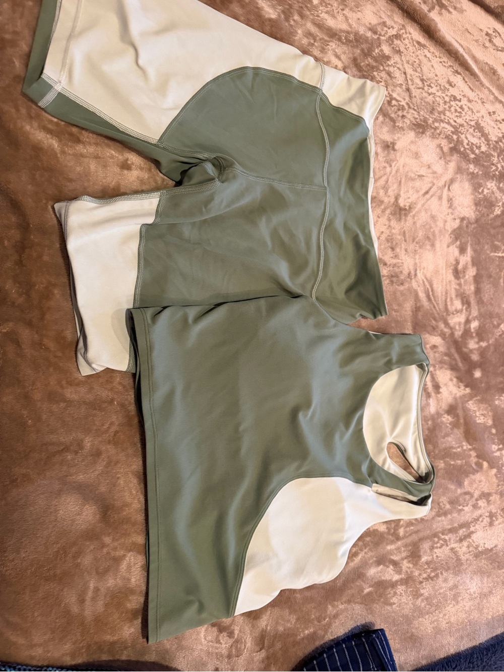 lululemon athletica Olive and Sage Two-Tone Active Set Sz 6